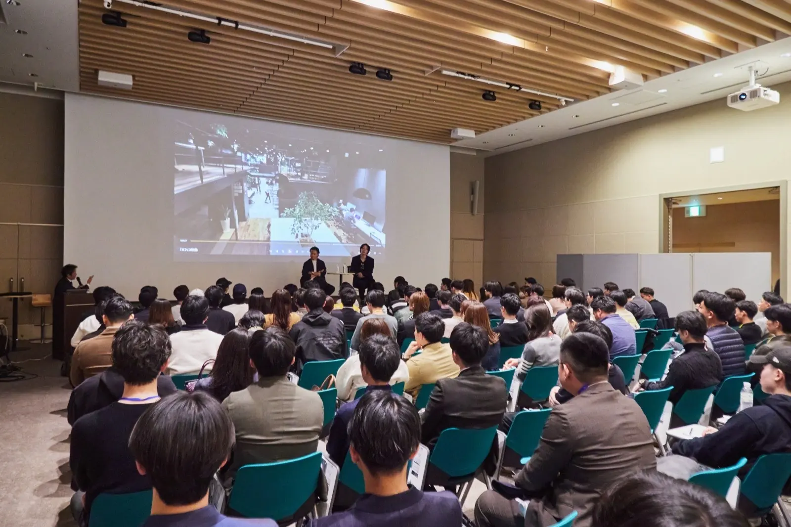 前回開催の会場全景